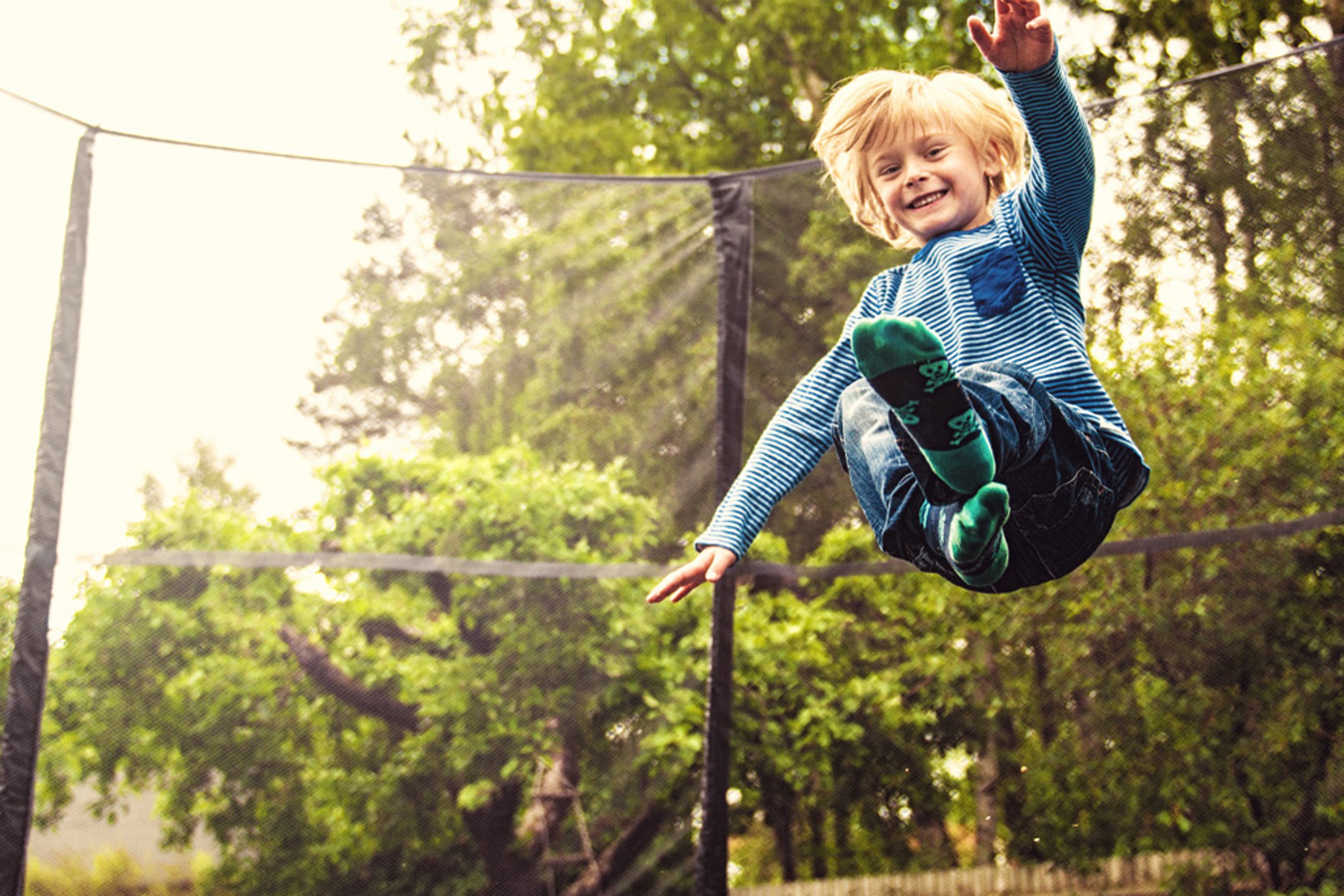 Vraťte se do dětství – cvičení na trampolíně