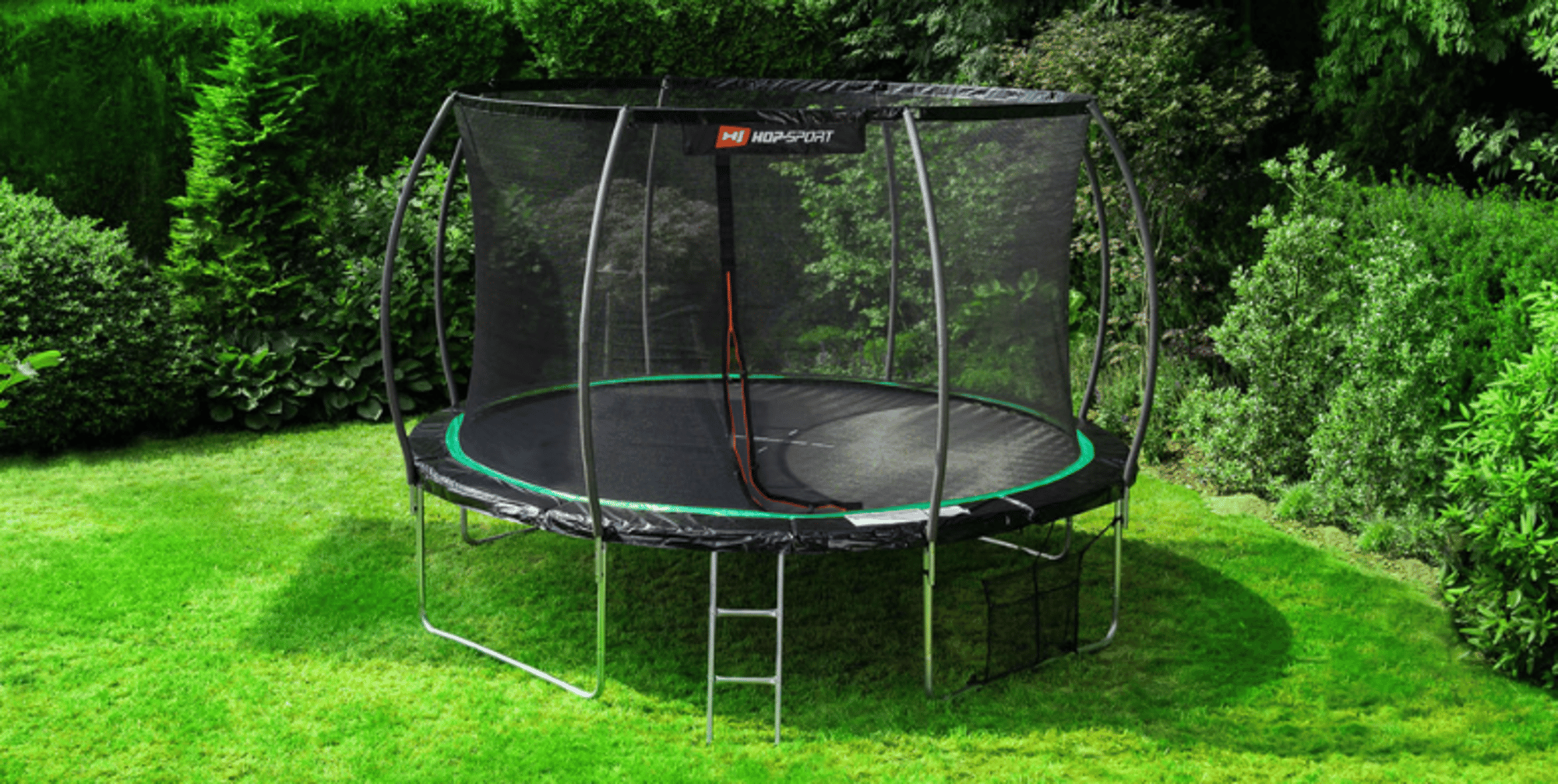 Trampolínový boom – 5 důvodů, proč byste si zahradní trampolínu měli pořídit i vy