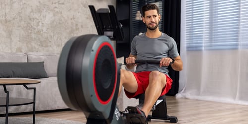 Veslovací trenažér: magnetický nebo vzduchový? Který je pro vás lepší?