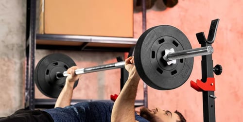 Co přikoupit k činkovému setu jako první: priority podle cíle (lavice, stojany, podložky a další)