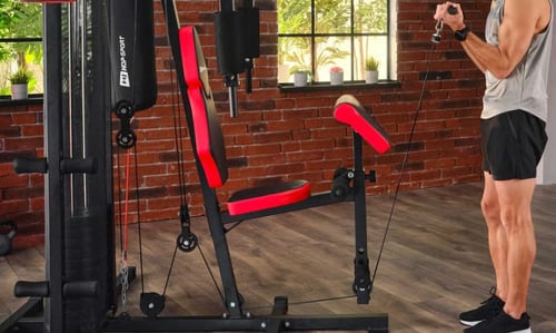 Využijte svou posilovací věž na plno (2. díl): cviky na spodní kladce