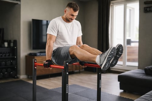 Bradla nejsou jen dipy: 12 cviků na bradlech na core a stabilitu