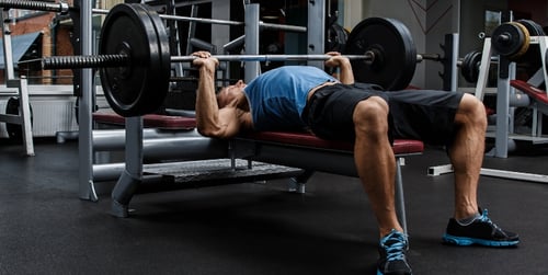 5 nejlepších cviků na prsní svaly. Jak efektivně procvičovat prsní svaly doma?