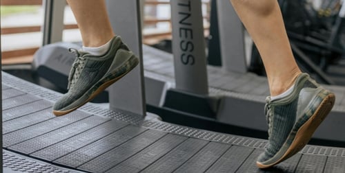 Běžecké boty na běhání na běžeckém pásu - jaké by měly být?