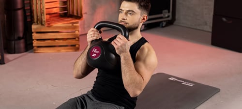 5 nejúčinnějších cviku na břicho s kettlebellem. Jak cvičit na břicho s kettlebellem?
