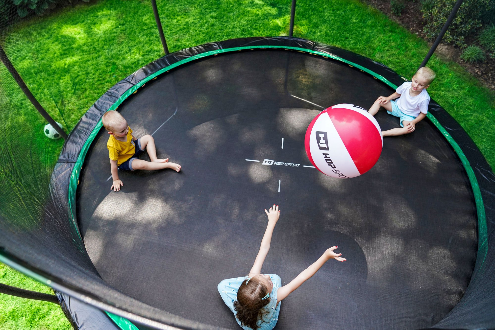 odrazová plocha zahradní trampolíny